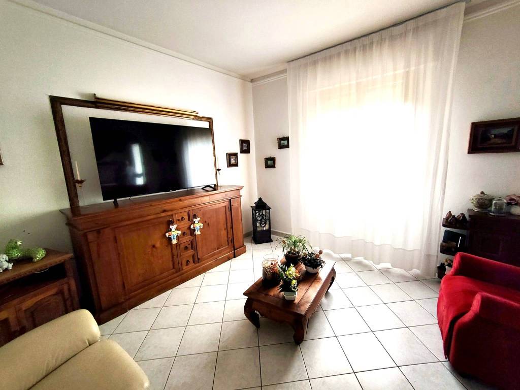 Appartamento a Prato in Via Giovanni Marradi - Foto 4