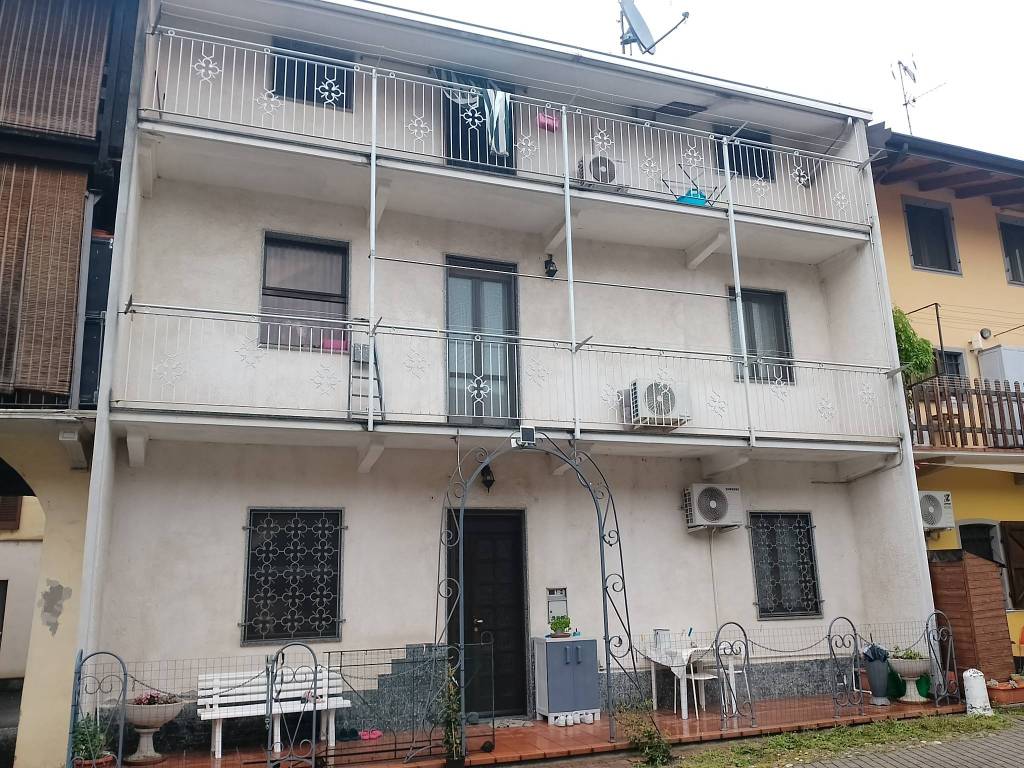Casa indipendente a Cameri in Via Novara - Foto 1