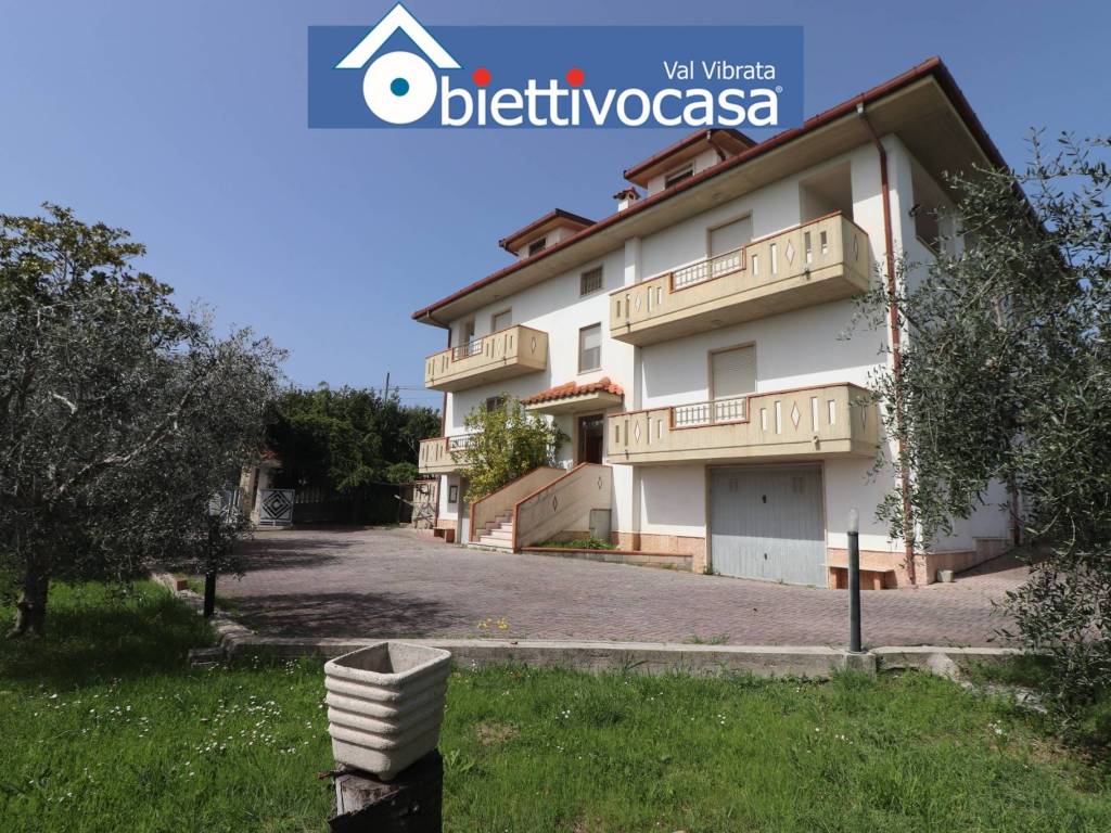 Casa indipendente a Civitella del tronto in Via Santa Reparata, 9 - Foto 2