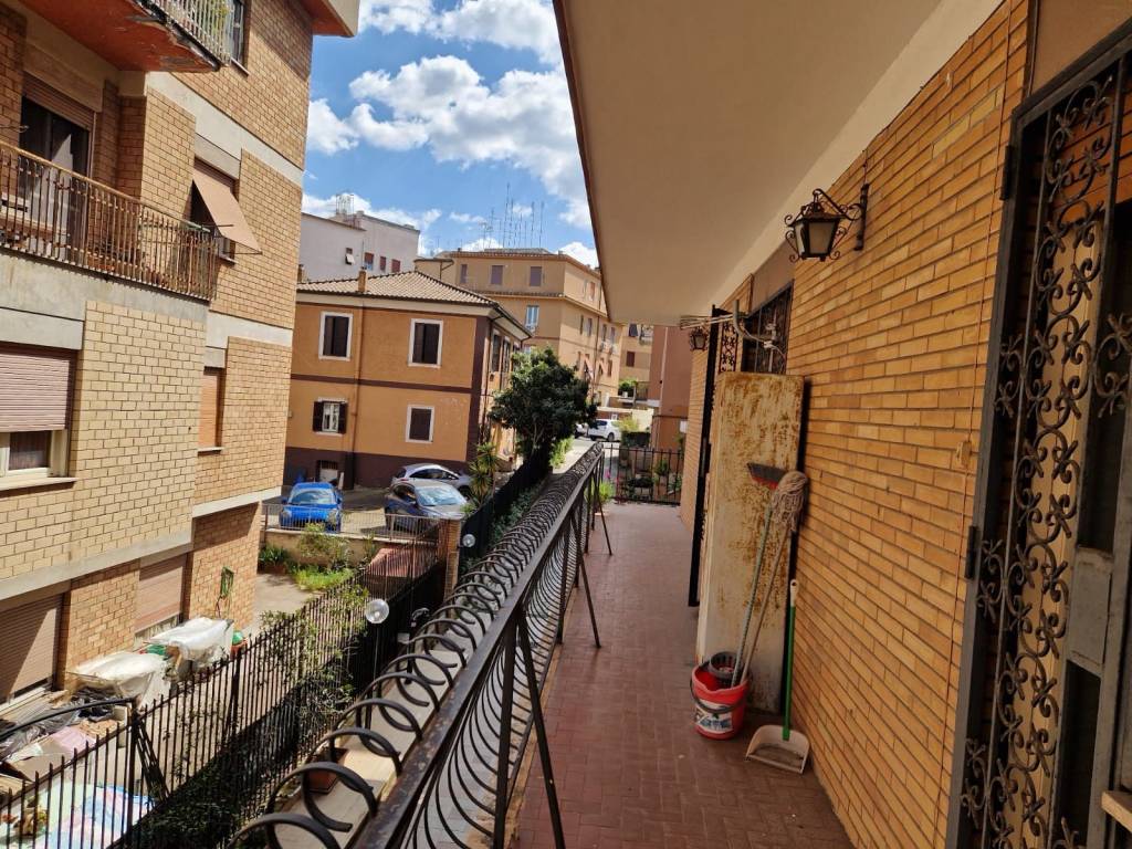 Appartamento a Roma in Via Prospero Santacroce, 128 - Foto 2