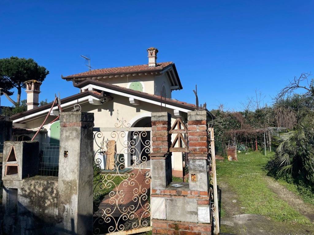 Villa a Pietrasanta in via Pisanica - Foto 2