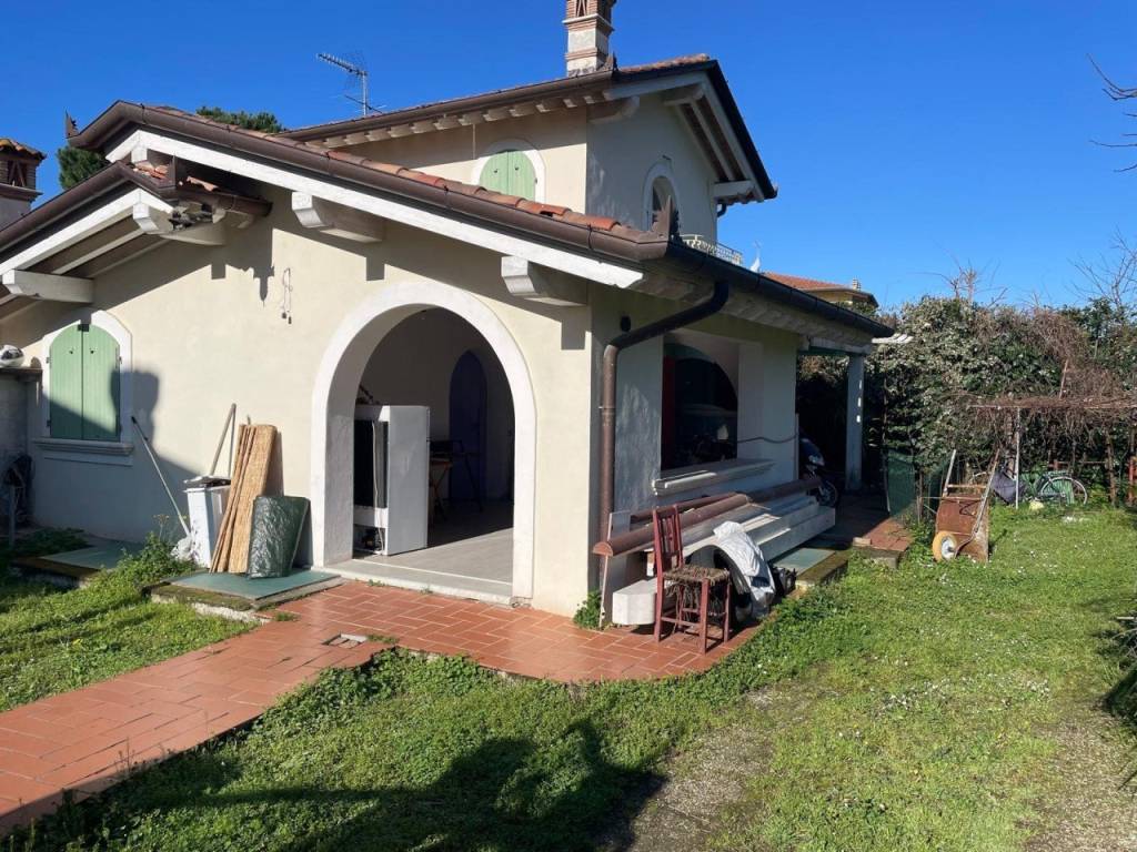 Villa a Pietrasanta in via Pisanica - Foto 4