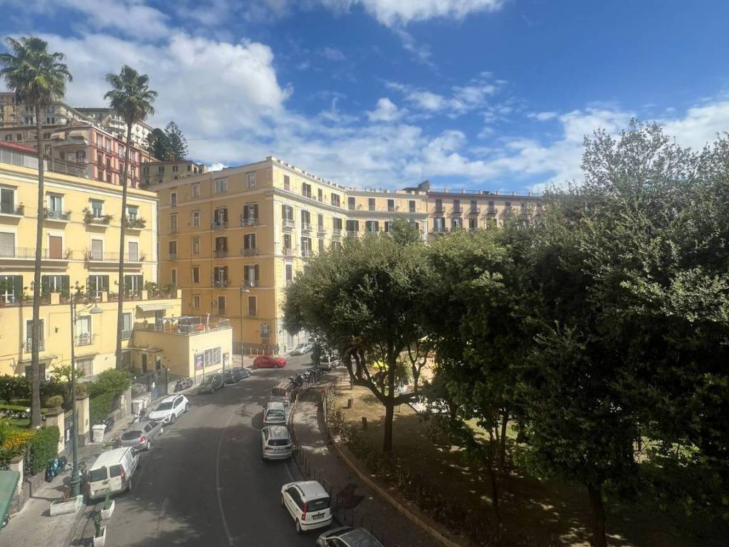 Appartamento a Napoli in Corso Vittorio Emanuele - Foto 1