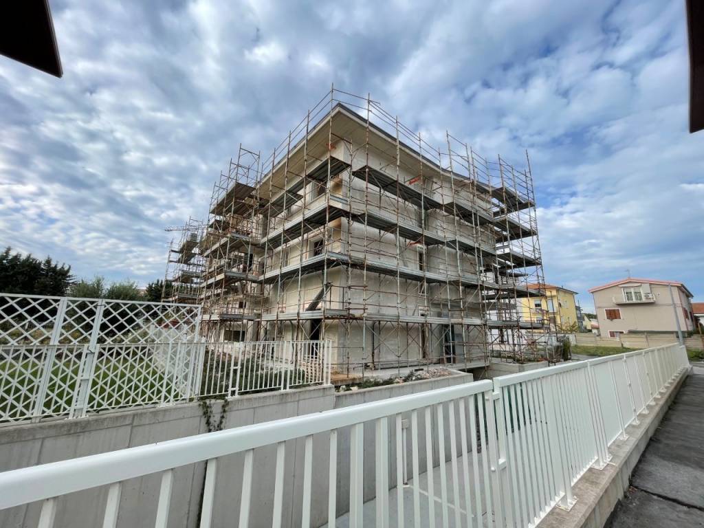 Appartamento a Civitanova marche in Via Alfonso La Marmora, 41 - Foto 2