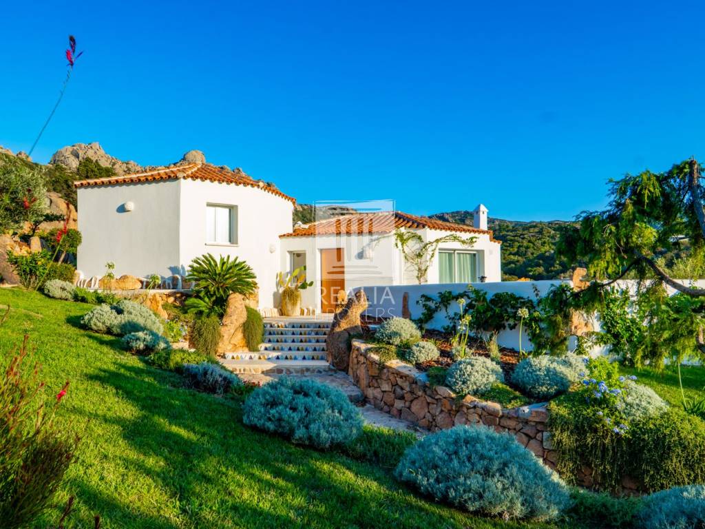 Villa a Arzachena in Via Casi Bianchi - Foto 3