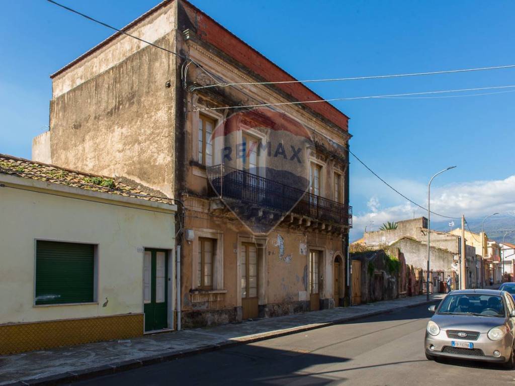 Casa indipendente a Fiumefreddo di sicilia in Via Marina, 86 - Foto 1