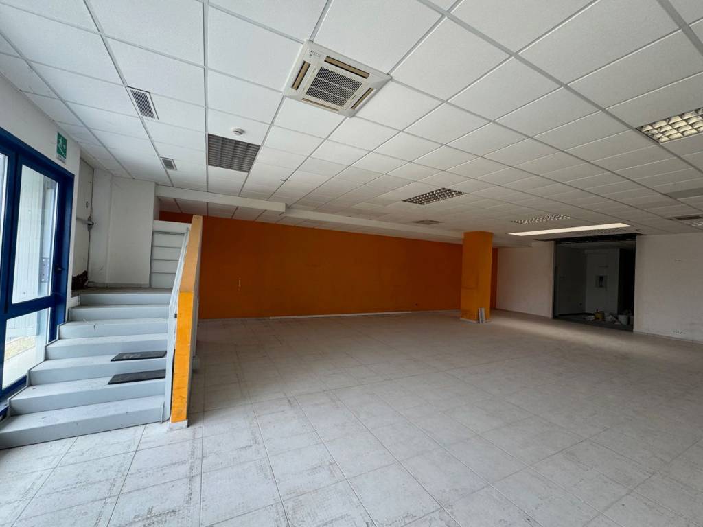Appartamento a Terni in Uffici di varie metrature in Via Villesiepi - Foto 2