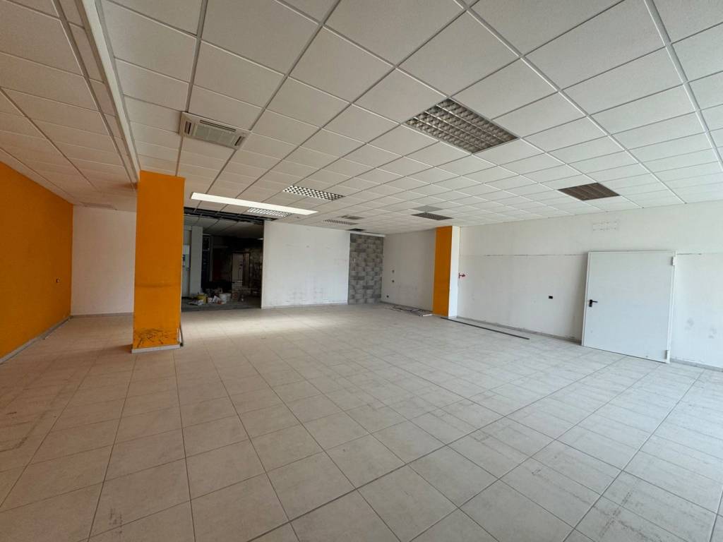 Appartamento a Terni in Uffici di varie metrature in Via Villesiepi - Foto 4