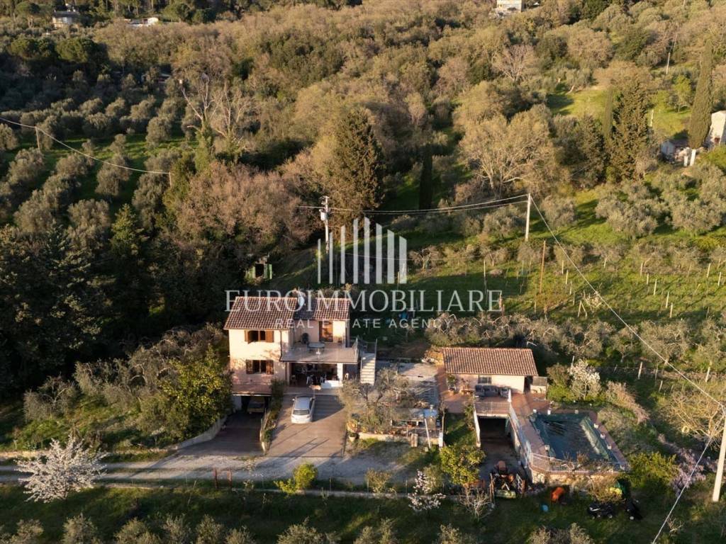 Villa a Passignano sul trasimeno in Via dei Garofani, 12 - Foto 4