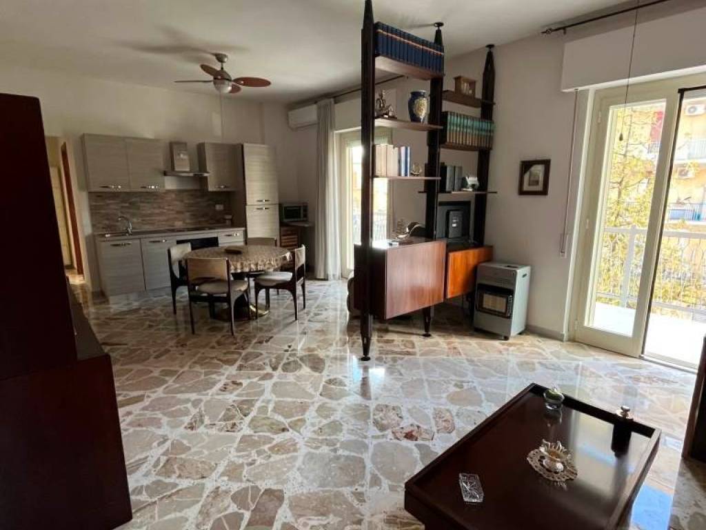 Appartamento a Palermo in Via Serradifalco,, 103 - Foto 2