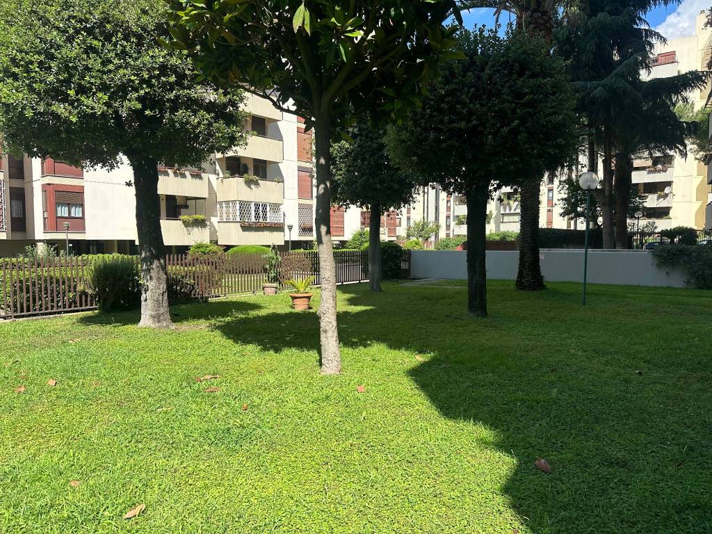 Appartamento a Roma in Viale Cesare Pavese - Foto 1