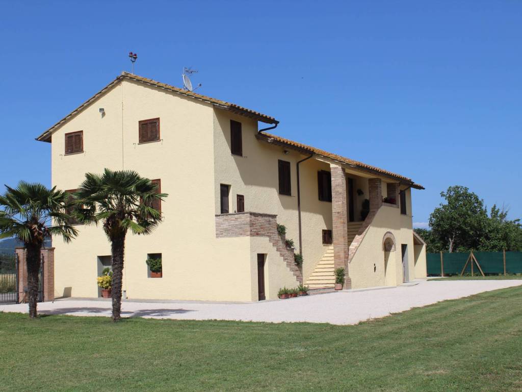 Rustico / casale a Bastia umbra in VIA ANDREA COSTA, 77 - Foto 2