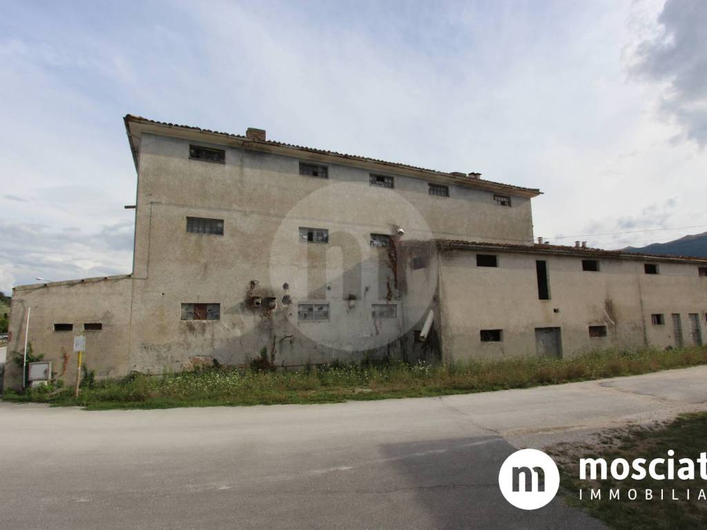 Palazzo / stabile a Matelica in Via del Crocefisso - Foto 3