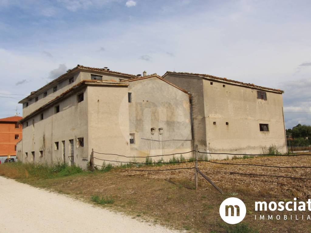 Palazzo / stabile a Matelica in Via del Crocefisso - Foto 4