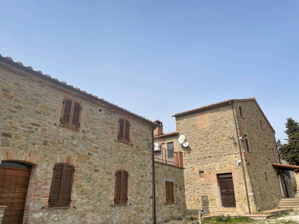 Rustico / casale a Passignano sul trasimeno in PASSIGNANO SUL TRASIMENO - Foto 3