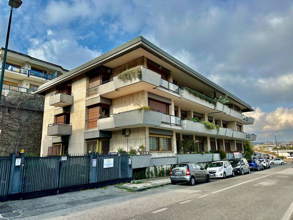 Appartamento a Napoli in Via Stazio, 33 - Foto 1