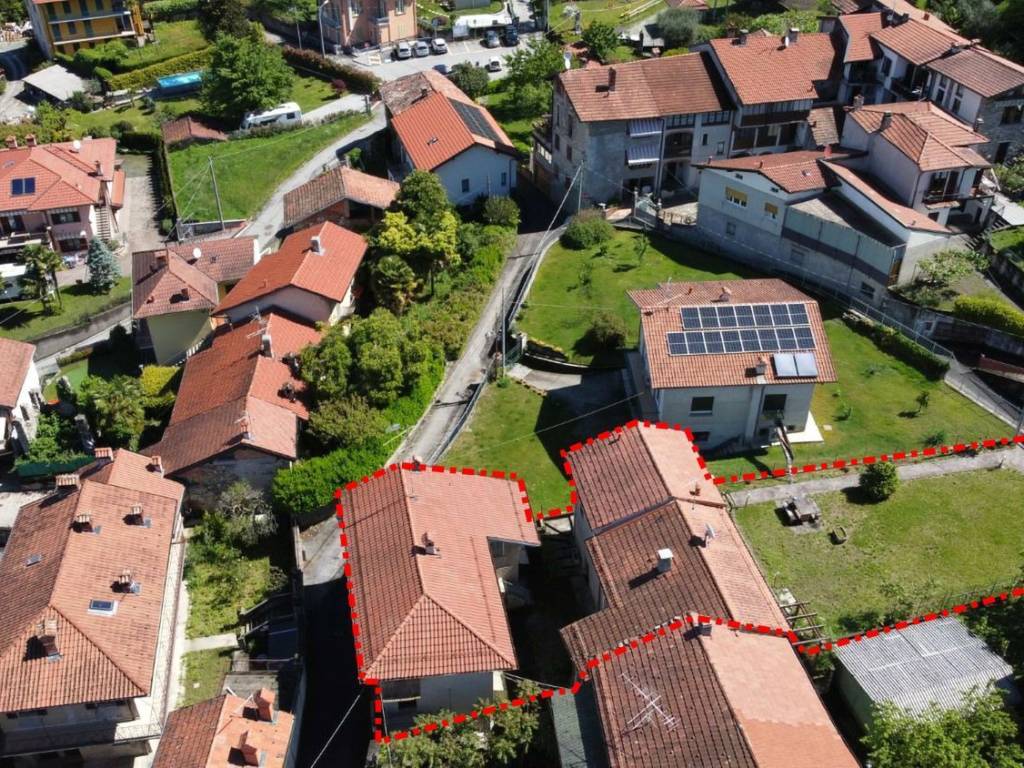 Villa a Porto valtravaglia in Via Della Madonna S.N.C. - Foto 2