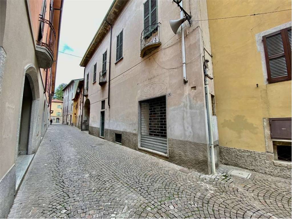 Casa indipendente a Oggiono in Via Conte Camillo Benso di Cavour, 8 - Foto 2