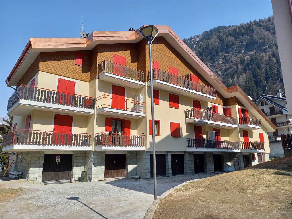 Appartamento a Campodolcino in Via Corti - Foto 2