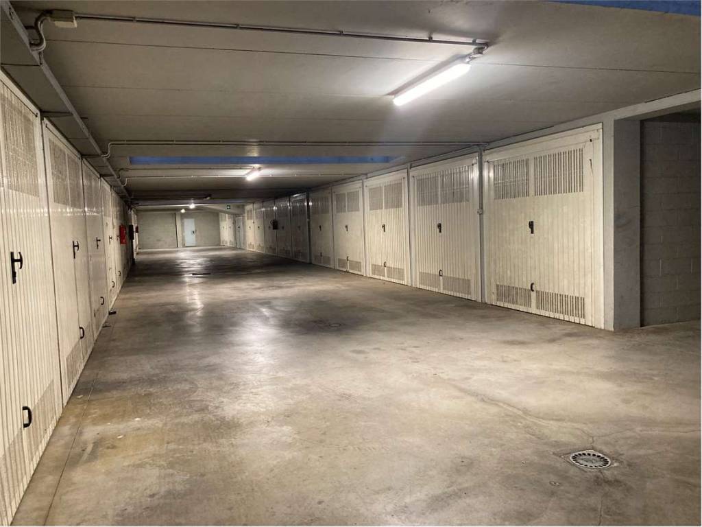 Box / garage a Albenga in Via Valle d'Aosta - Foto 3