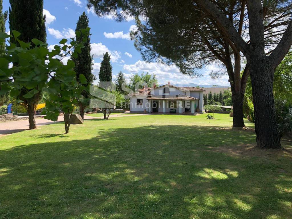 Villa a Terranuova bracciolini in Via Gastone Nencini - Foto 2
