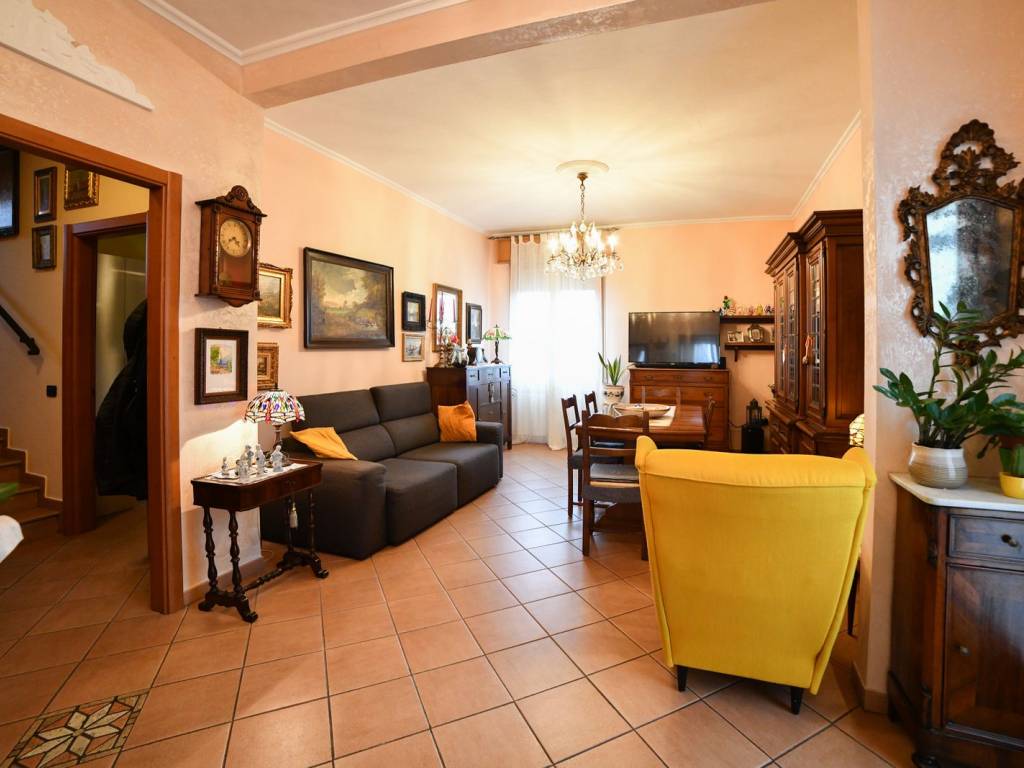 Appartamento a Ravarino in Via Maestra, 647 - Foto 2