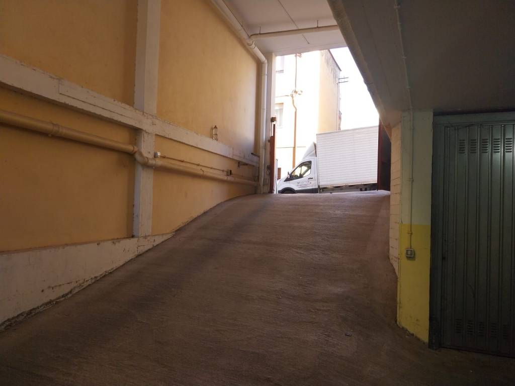 Box / garage a Sassari in Via Gabriele D'Annunzio - Foto 2