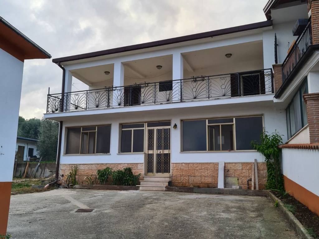 Villa a Alatri in Via Accorciatoia Seritico - Foto 2