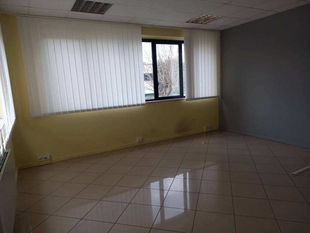 Palazzo / stabile a Caserta in Viale Enrico Mattei, 28 - Foto 4