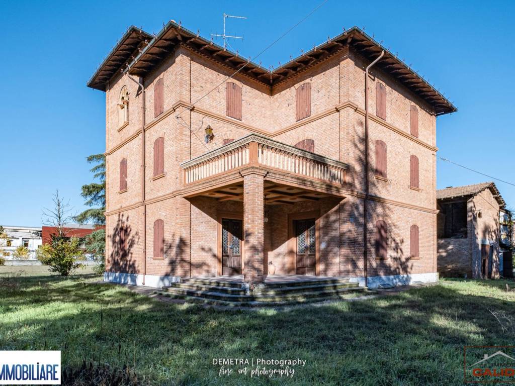 Villa a Castelfranco emilia in Via delle Grazie, 34 - Foto 2