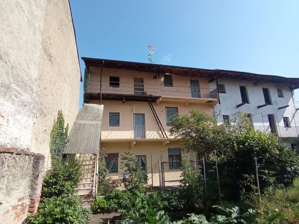 Casa indipendente a Bellinzago novarese in Via 24 Maggio - Foto 2