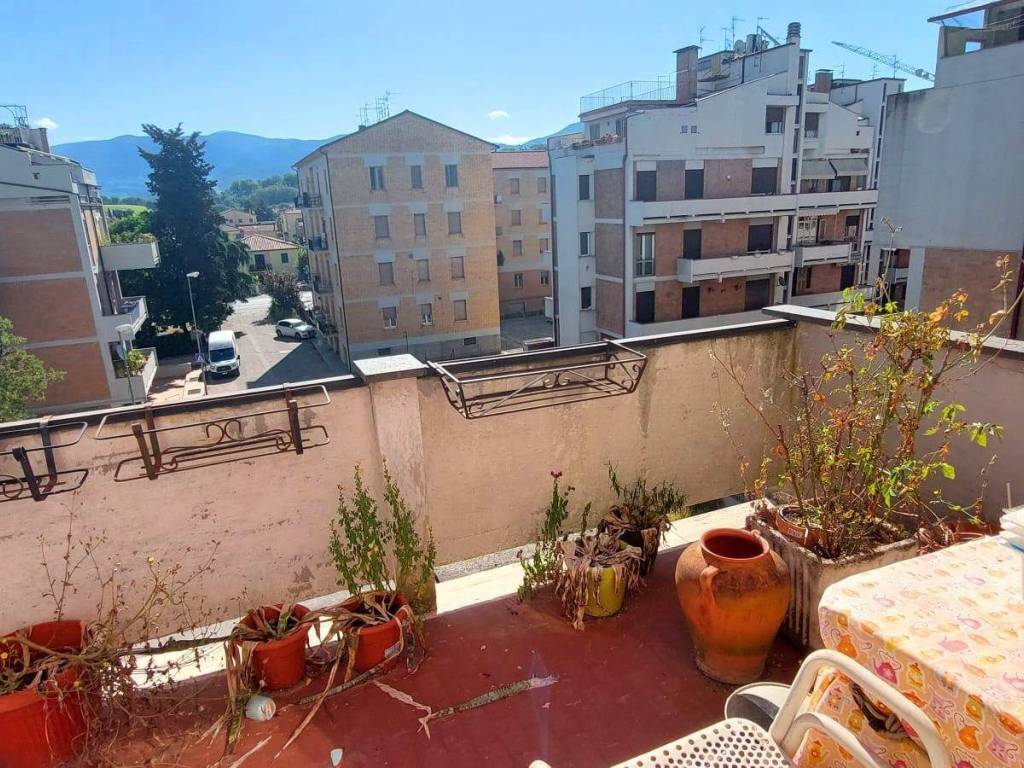 Appartamento a Spoleto in Viale Guglielmo Marconi - Foto 4
