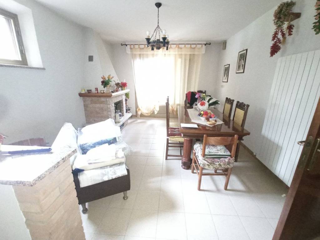 Villa a Castiglione del lago in Via Roma - Foto 3