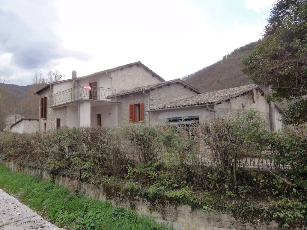 Rustico / casale a Contigliano in Via Francesco Solidati Tiburzi - Foto 4