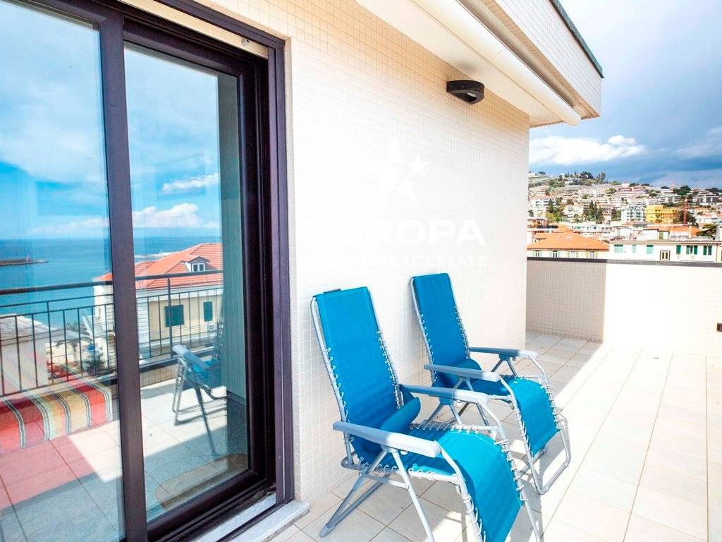 Attico / mansarda a Sanremo in Corso Giuseppe Garibaldi, 82 - Foto 2