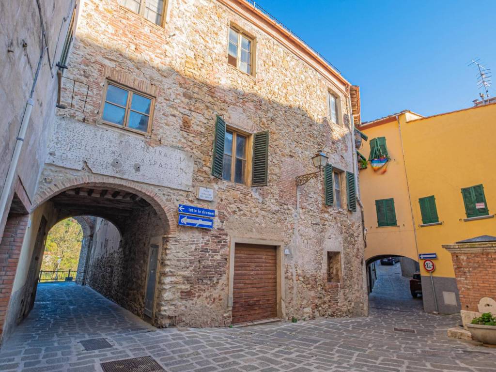 Appartamento a Monterotondo marittimo in Via Varese - Foto 2