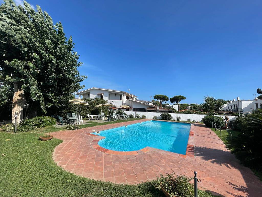 Villa a San felice circeo in Via Terracina, 397 - Foto 2