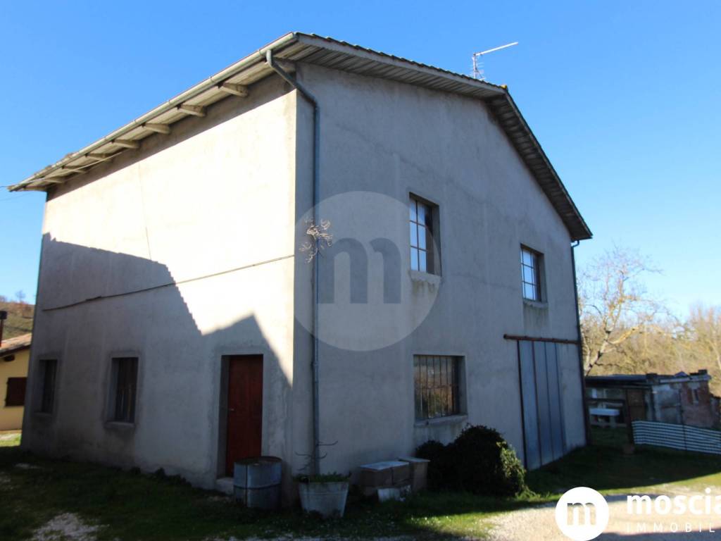 Casa indipendente a Matelica in Via Piane, 76 - Foto 4