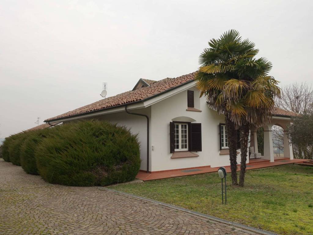 Villa a Isola d'asti in Viale della Rimembranza - Foto 4