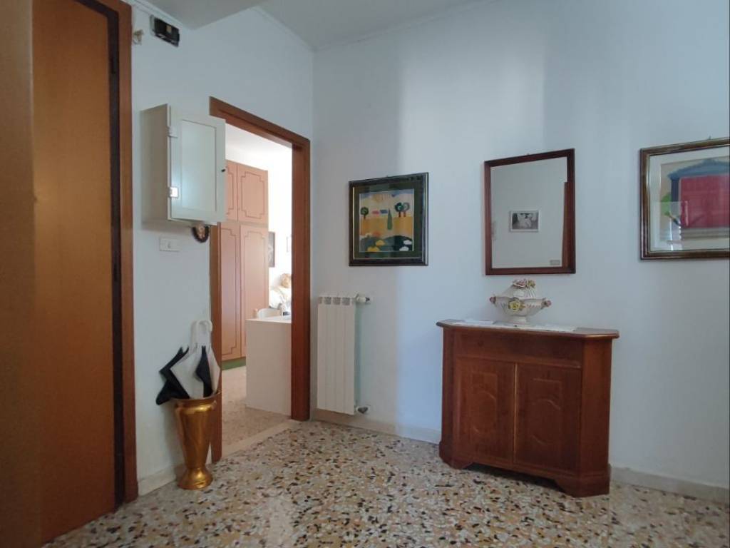 Appartamento a Brindisi in Via Giosuè Carducci - Foto 3