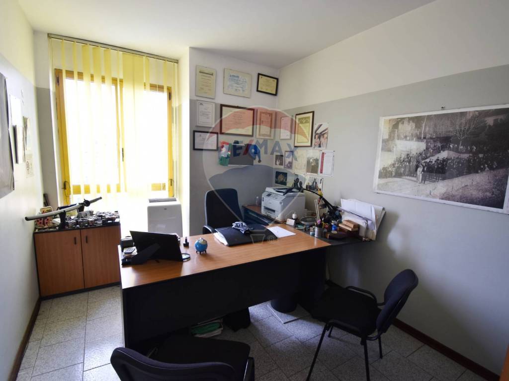 Immobile a Luino in via 25 aprile, 31 - Foto 3