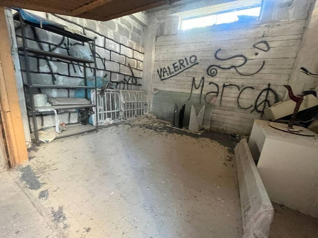 Box / garage a San nicola la strada in Via Ugo La Malfa, 3 - Foto 5