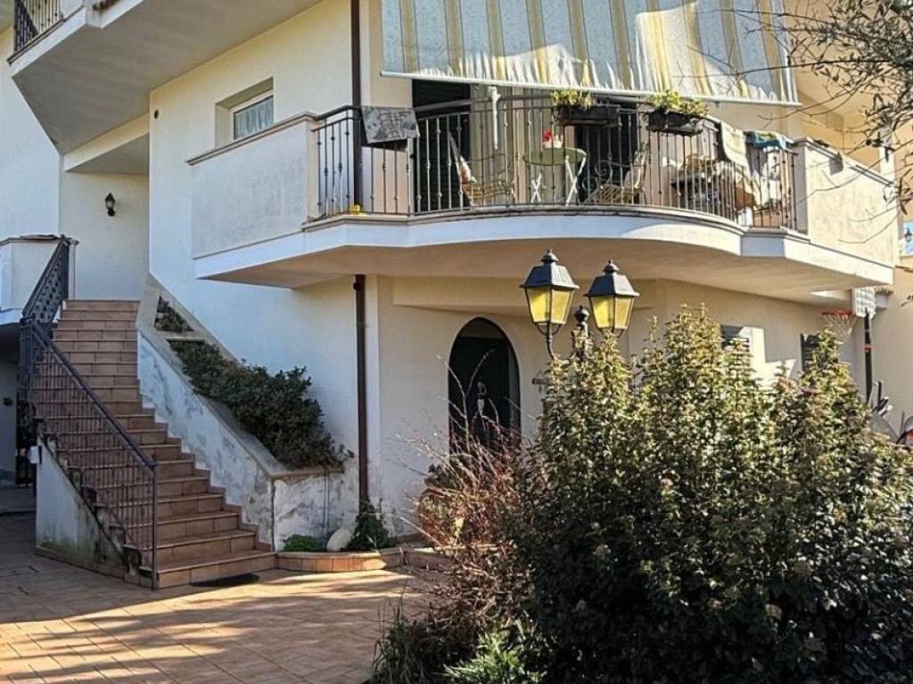 Villa a Fondi in Via Madonna delle Grazie - Foto 4