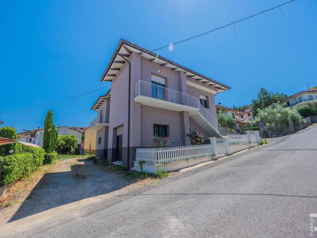 Villa a Bucine in Via Trento - Foto 2