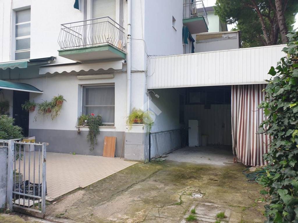 Palazzo / stabile a Rimini in Viale Don Giovanni Minzoni, 9 - Foto 5