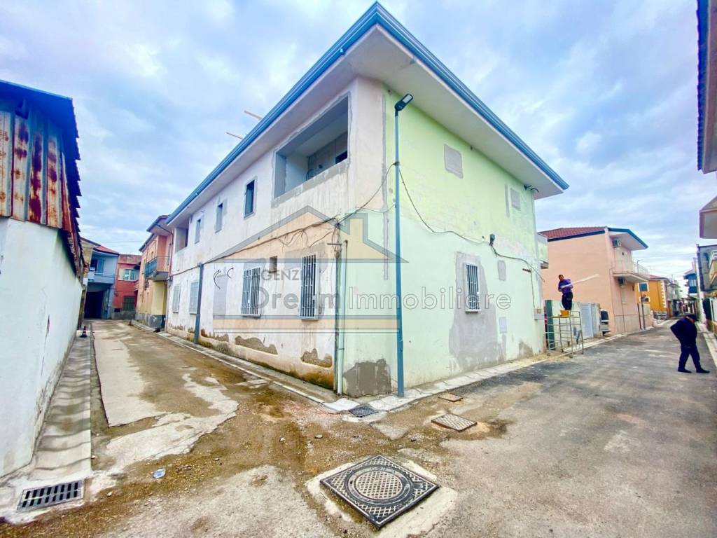 Villa a Trentola-ducenta in Via Nunziale Sant'Antonio - Foto 3