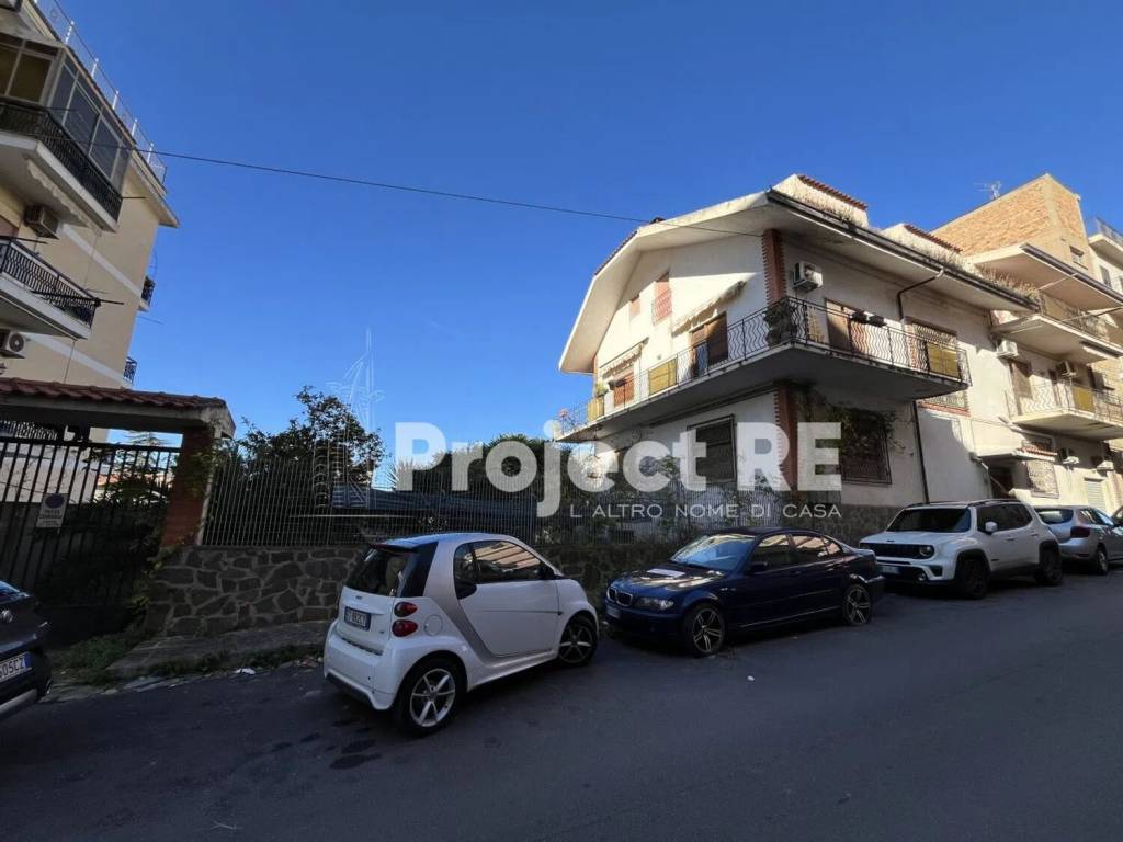 Palazzo / stabile a Reggio calabria in Via Eremo Condera S.N.C. - Foto 2