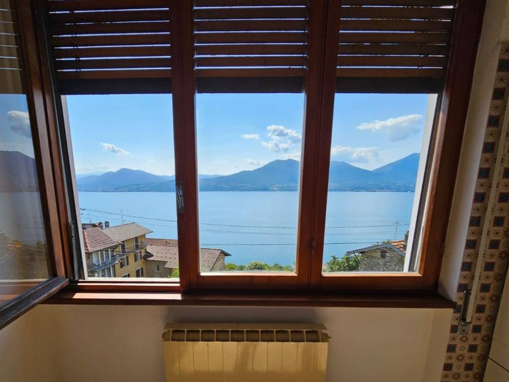 Villa a Oggebbio in Strada Aldo Li Gobbi, 40 - Foto 2