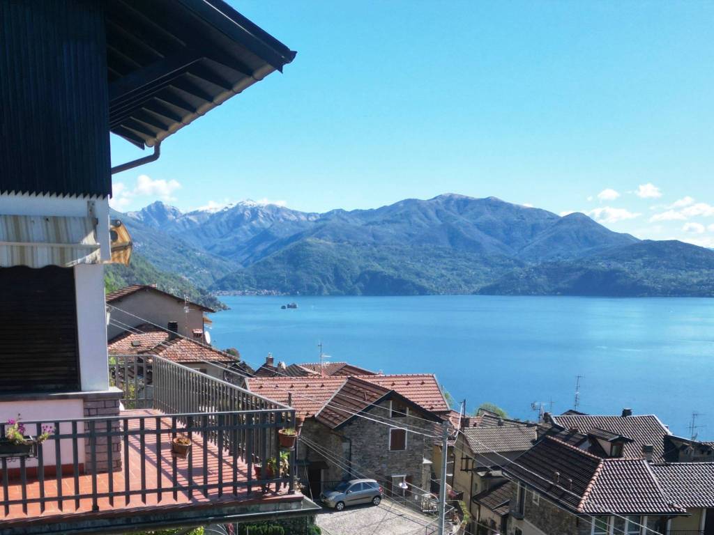 Villa a Oggebbio in Strada Aldo Li Gobbi, 40 - Foto 3