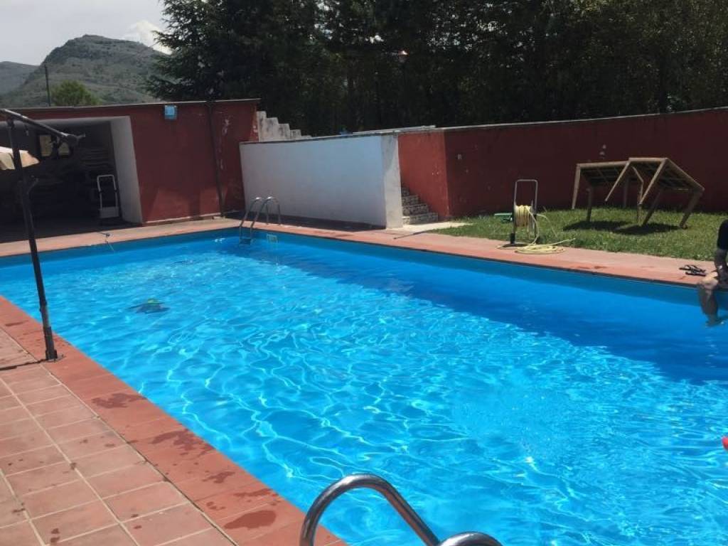 Villa a Avezzano in Via Massa D'Albe - Foto 2